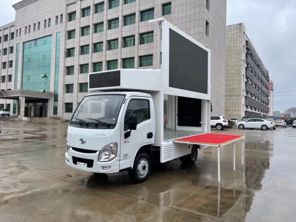 上汽躍進國六LED宣傳車圖片